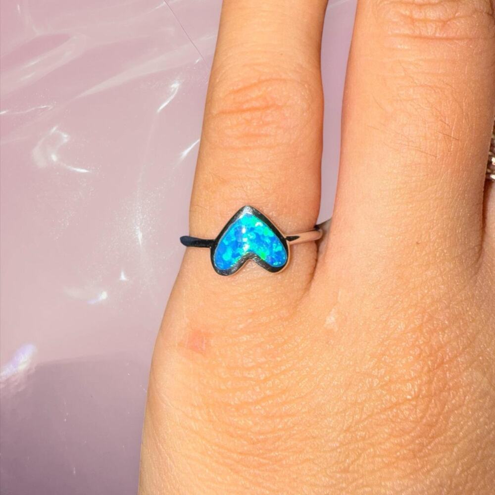 Vintage Y2K romantic goth grunge Blue Opal heart ring pinky ring Size 4